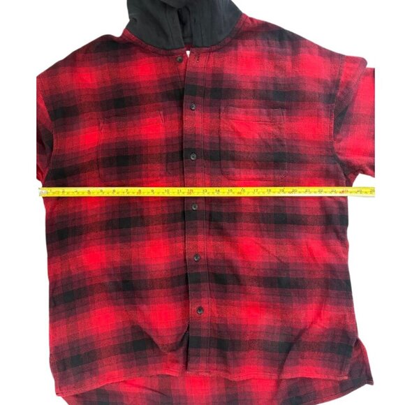 Urban Outfitters Men's Large Plaid Black and Red Flannel Hoodie - Picture 5 of 7
